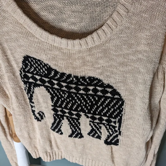 MinkPink Pride of Place elephant sweater - Picture 4 of 6